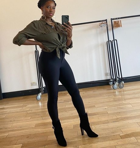 Nacktes geleaktes OnlyFans-Foto von Jamelia