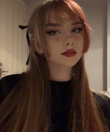 Nacktes geleaktes OnlyFans-Foto von Maisie Francesca