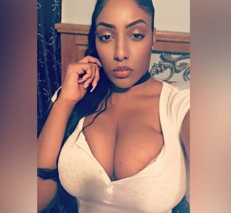 Nacktes geleaktes OnlyFans-Foto von Foxximami