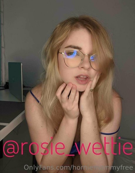 Nacktes geleaktes OnlyFans-Foto von Horniemommyfree