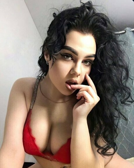 Nacktes geleaktes OnlyFans-Foto von Horniemommyfree