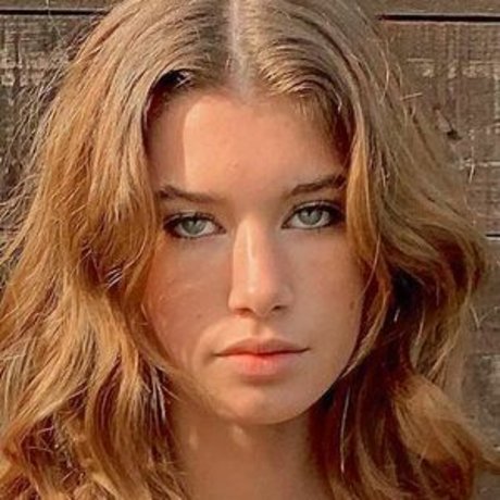 Nacktes geleaktes OnlyFans-Foto von Sienna Raine Schmidt