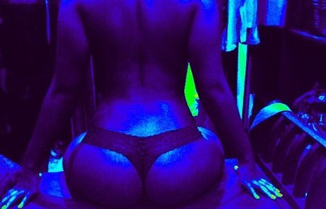 Nacktes geleaktes OnlyFans-Foto von Camille Winbush