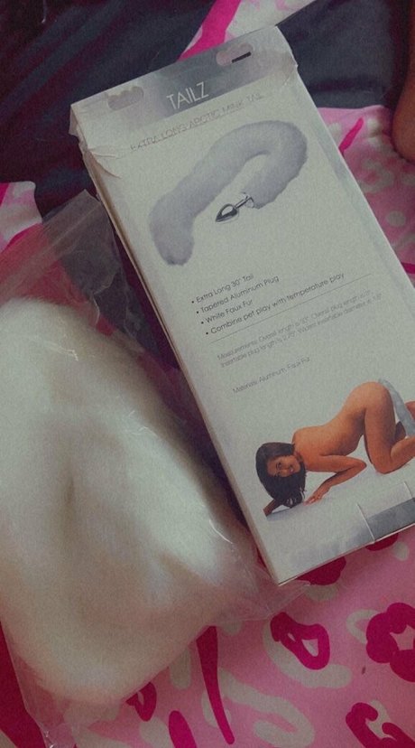 Nacktes geleaktes OnlyFans-Foto von Leleanneexofree