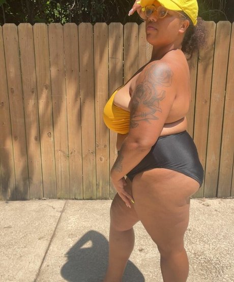 Nacktes geleaktes OnlyFans-Foto von Weightoffash