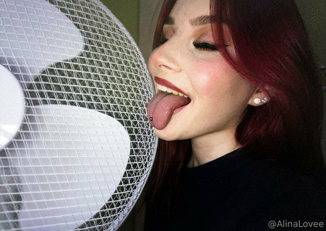 Nacktes geleaktes OnlyFans-Foto von Alinaloveefree