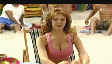 Nikki Cox