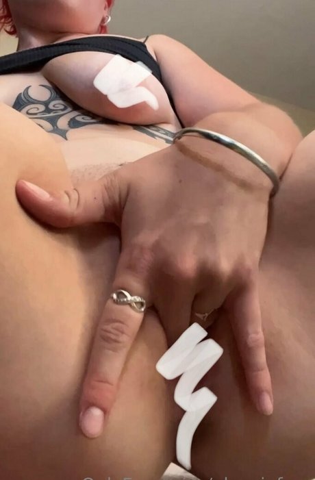 Nacktes geleaktes OnlyFans-Foto von Alexxiafree
