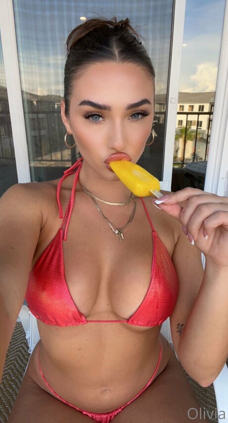 Oliviaj4