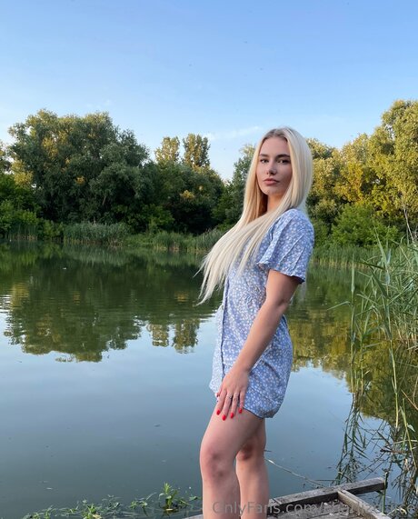 Nacktes geleaktes OnlyFans-Foto von Anya Ice