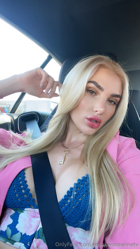 Nacktes geleaktes OnlyFans-Foto von Misskenzieannetv