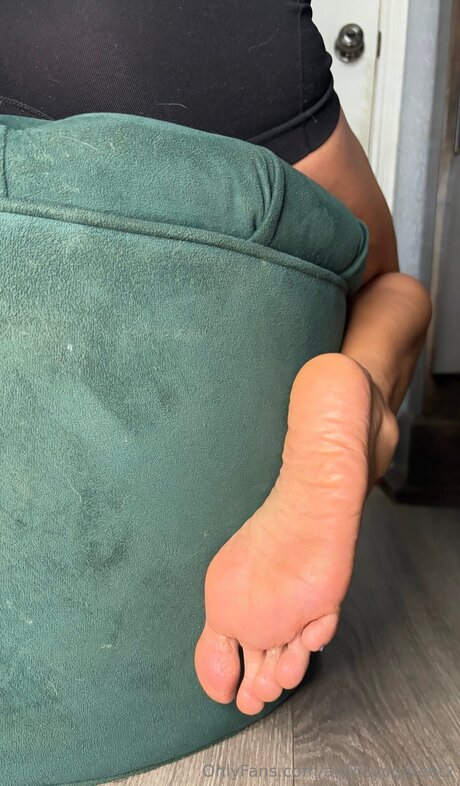 Alexisyogafeet2