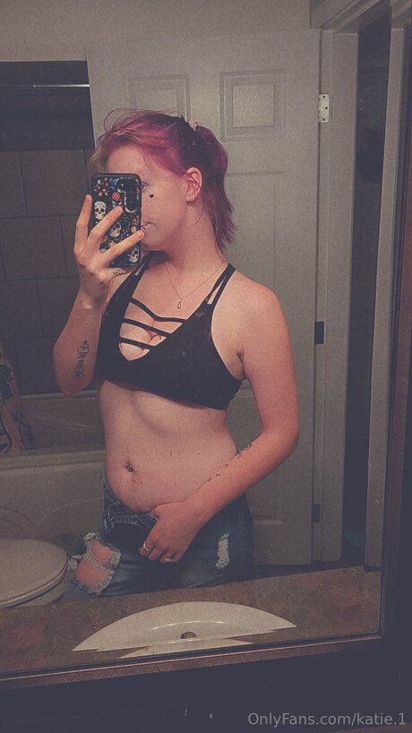 Nacktes geleaktes OnlyFans-Foto von Katie 1