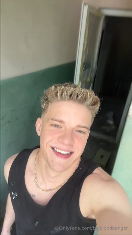 Nacktes geleaktes OnlyFans-Foto von Bigblondbanger