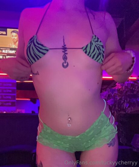 Nacktes geleaktes OnlyFans-Foto von Luckyycherryy
