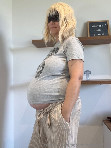 Nacktes geleaktes OnlyFans-Foto von Seraphinastormfree