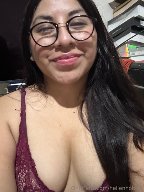 Nacktes geleaktes OnlyFans-Foto von Hellenhotxxx