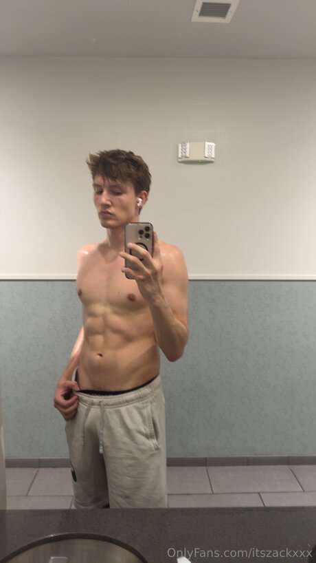 Nacktes geleaktes OnlyFans-Foto von Itszackxxx