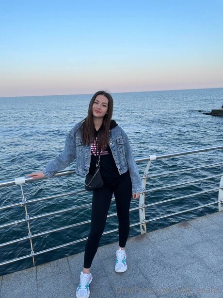 Nacktes geleaktes OnlyFans-Foto von Judy Evans