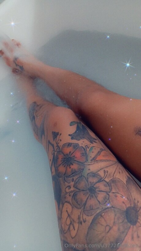 Nacktes geleaktes OnlyFans-Foto von Sexy Frakita