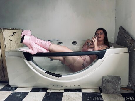 Nacktes geleaktes OnlyFans-Foto von Hollibaby69