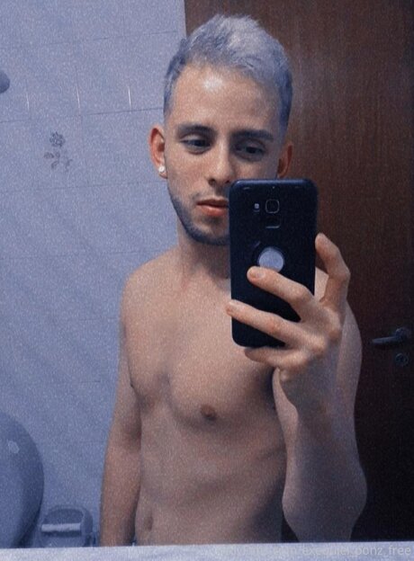 Exequiel Ponz Free