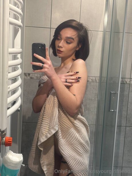 Nacktes geleaktes OnlyFans-Foto von Krisyourgirlfriend