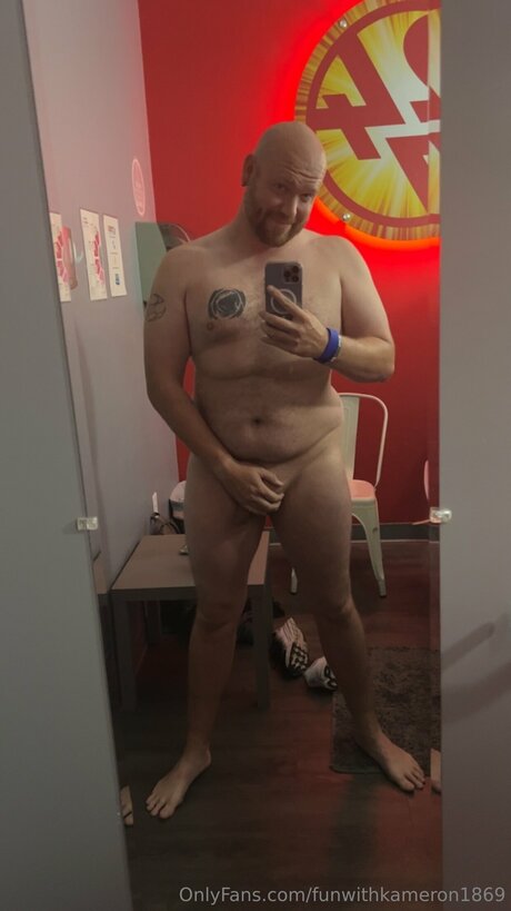 Nacktes geleaktes OnlyFans-Foto von Funwithkameron1869