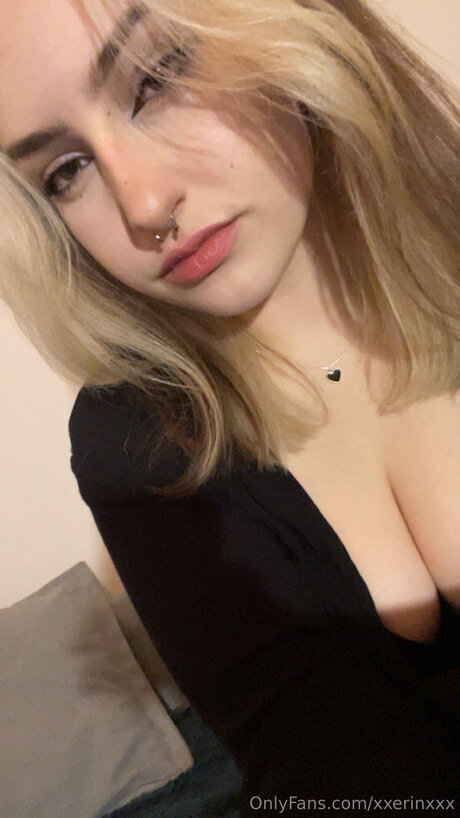 Nacktes geleaktes OnlyFans-Foto von Xxerinxxx