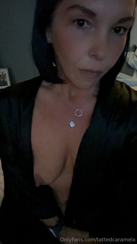 Nacktes geleaktes OnlyFans-Foto von Tattedcaramelx