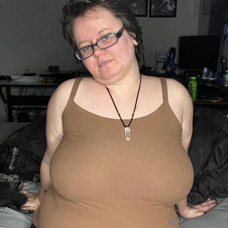 Nacktes geleaktes OnlyFans-Foto von Mystical Ink