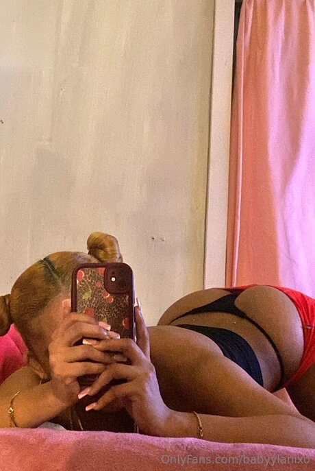 Nacktes geleaktes OnlyFans-Foto von Babyylanixo
