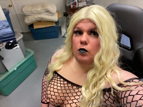 Nacktes geleaktes OnlyFans-Foto von Sissy Erika001