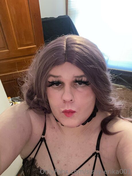 Sissy Erika001