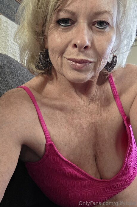 Nacktes geleaktes OnlyFans-Foto von Gilfyrose
