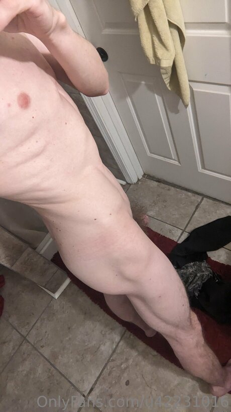 Nacktes geleaktes OnlyFans-Foto von U42231016