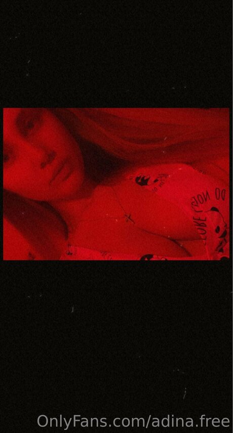 Nacktes geleaktes OnlyFans-Foto von Adina Free