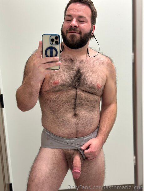 Nacktes geleaktes OnlyFans-Foto von Asthmatic Cub
