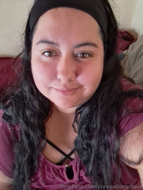 Nacktes geleaktes OnlyFans-Foto von Curvyalbaricoque