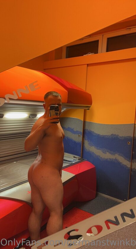 Nacktes geleaktes OnlyFans-Foto von Melvbottom