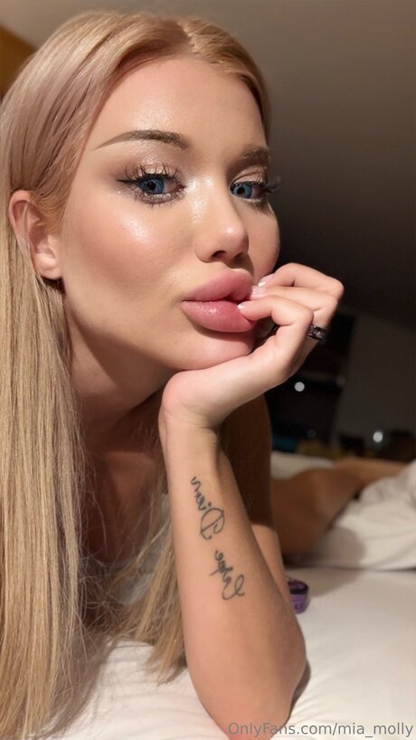 Mia Molly