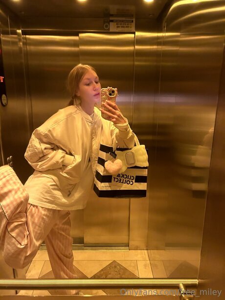 Nacktes geleaktes OnlyFans-Foto von Catie Free