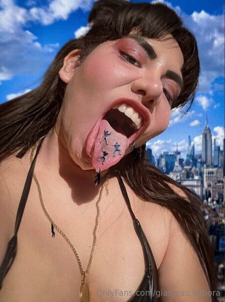 Giantess Debora