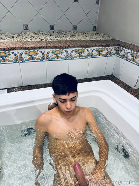 Nacktes geleaktes OnlyFans-Foto von Leofree