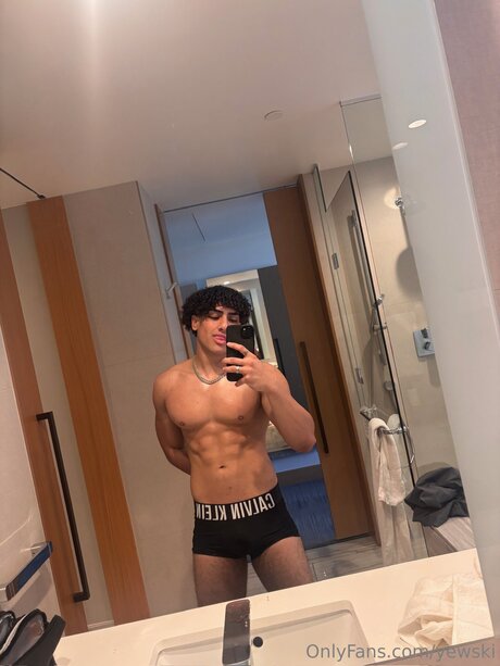 Nacktes geleaktes OnlyFans-Foto von Yewski