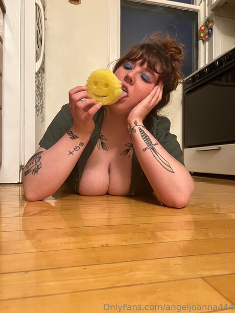Nacktes geleaktes OnlyFans-Foto von Angeljoanna444