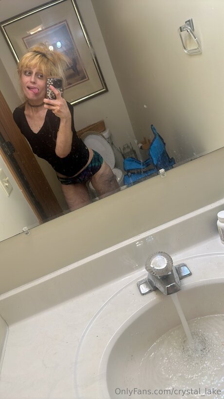 Nacktes geleaktes OnlyFans-Foto von Crystal Lake