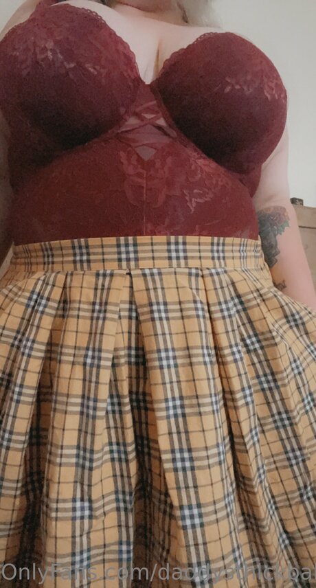 Daddysthickbabygirl