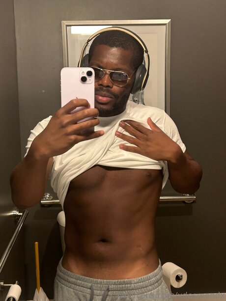 Nacktes geleaktes OnlyFans-Foto von Xdesmondx