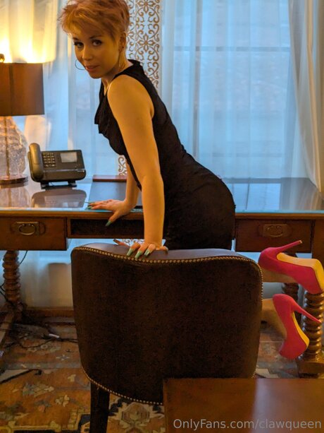 Clawqueen